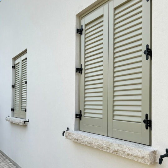 Infissi Liotta - Infissi verde salvia - Installazione persiane verde salvia - persiane verde salvia