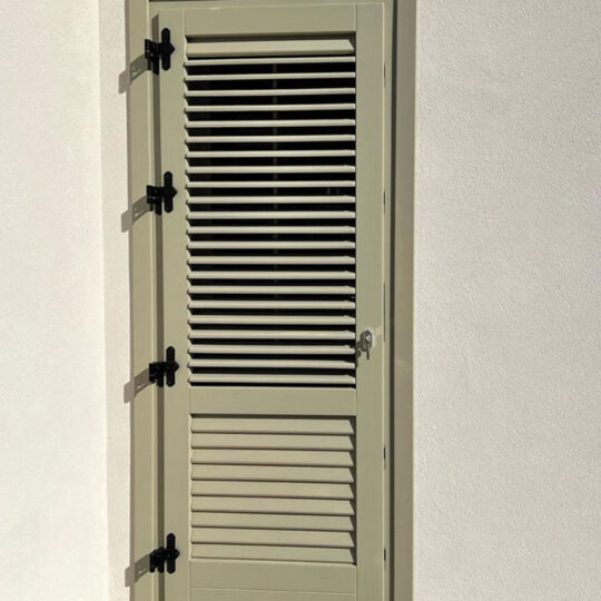 Liotta porte - Infissi verde salvia - Installazione porta verde salvia - persiane verde salvia