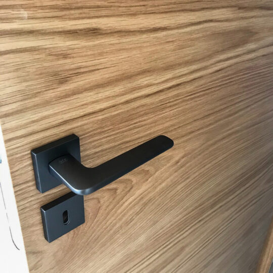 Installazione porte interne - porte in legno - Liotta Porte